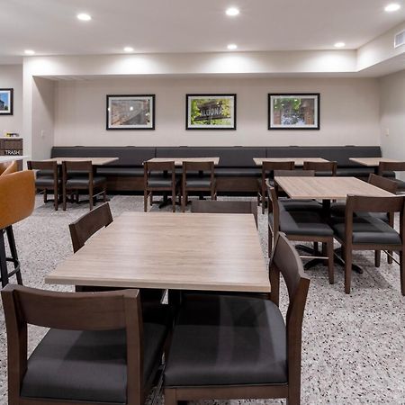 Grandstay Hotel & Suites Johnston-Des Moines, Ia מראה חיצוני תמונה